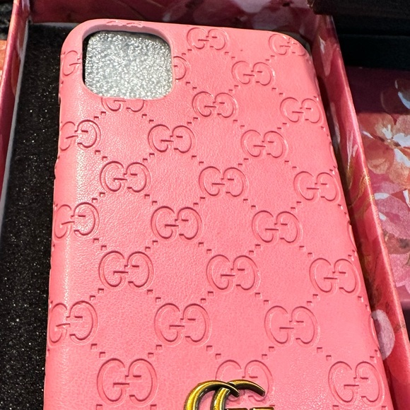 iPhone 11 case - Picture 3 of 3